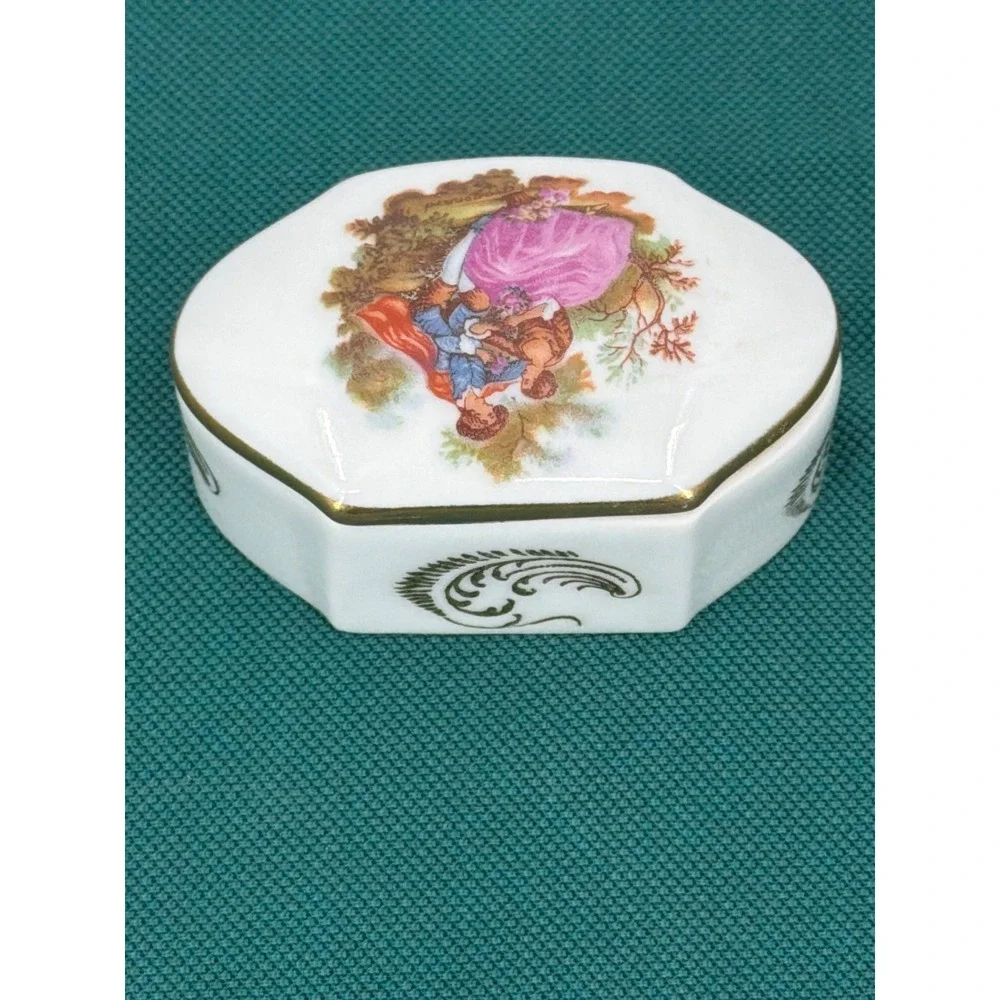 R Sechet Limoges‎ France Porcelain Trinket Box Fragonard Courting Couple Hexagon